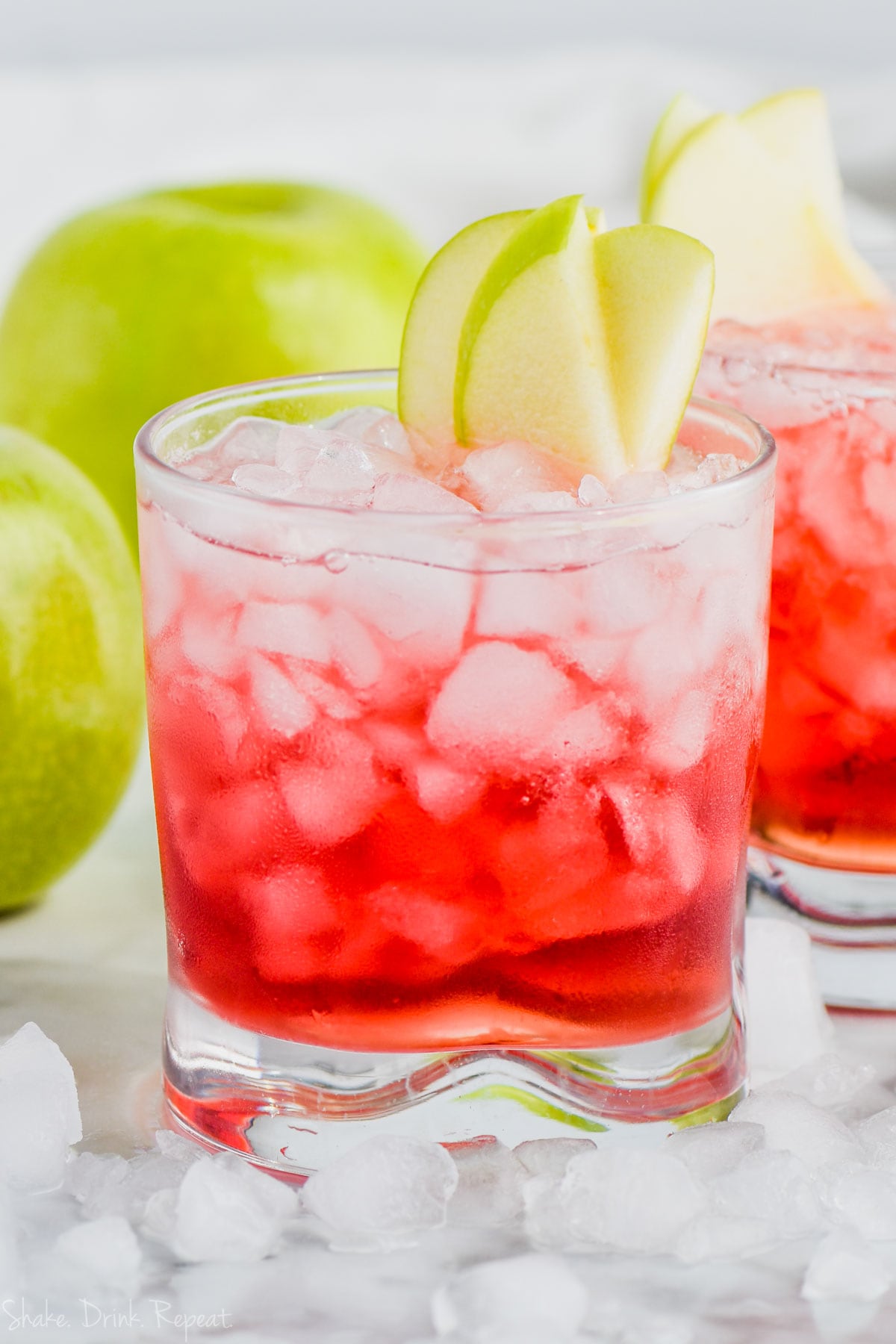 cranberry-apple-whiskey-cocktail-image-shake-drink-repeat