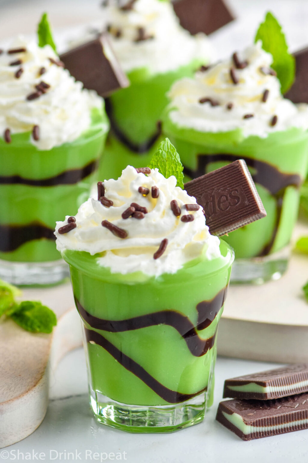 Grasshopper Pudding Shots - Shake Drink Repeat