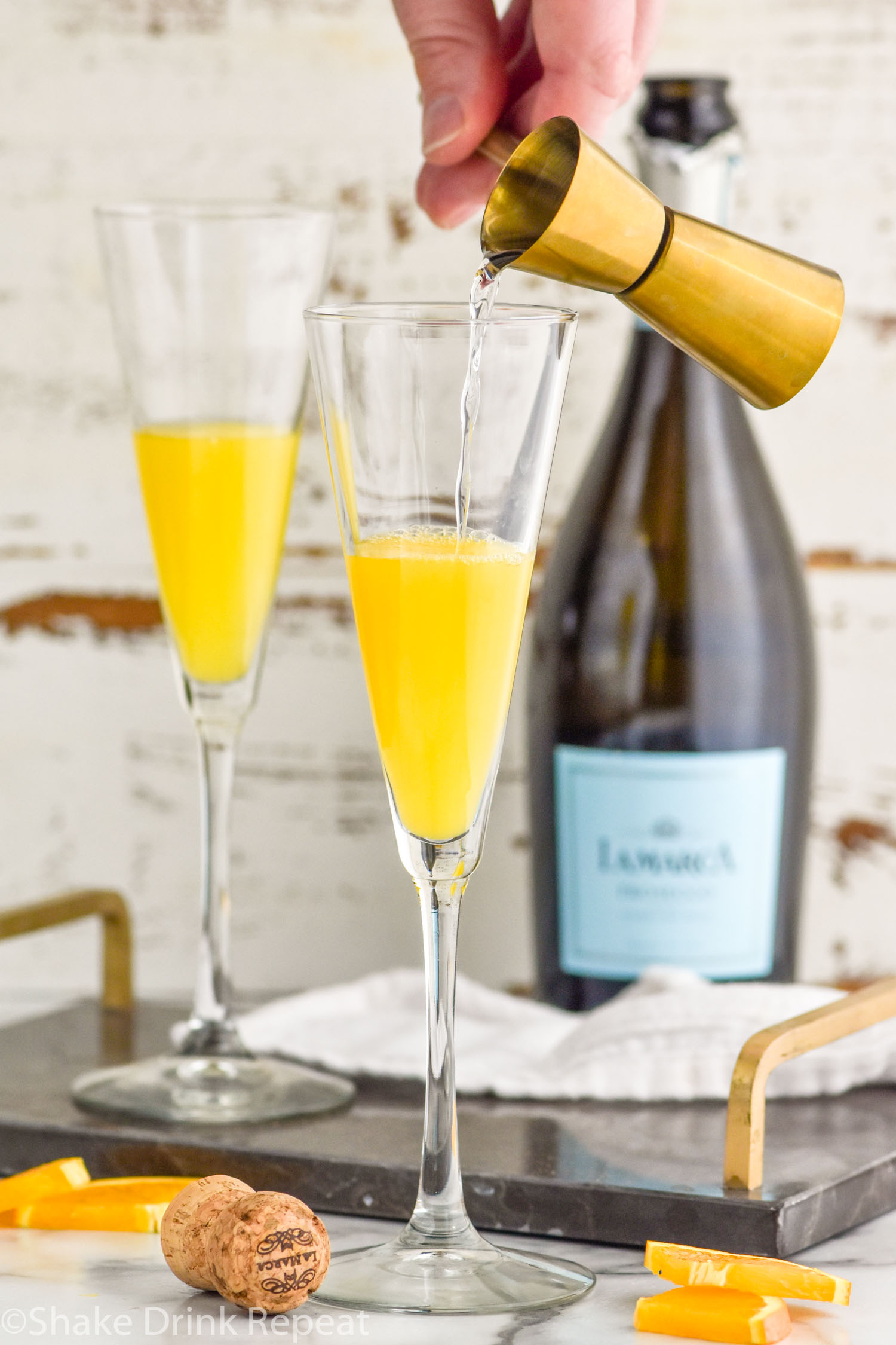 The Best Orange Juice and Champagne for Mimosas